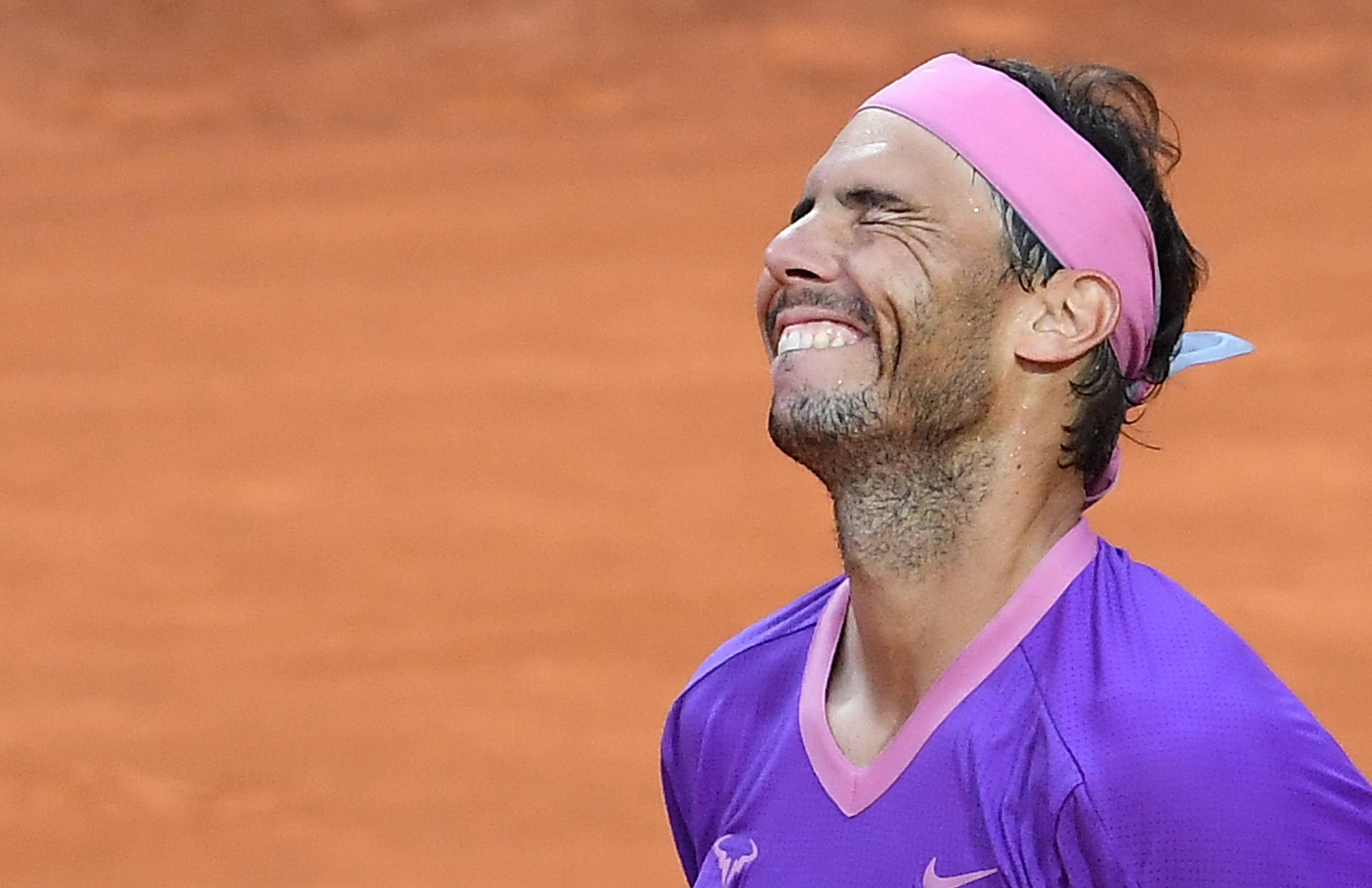 世界网球队鏖战意大利网球队，纳达尔送出助攻