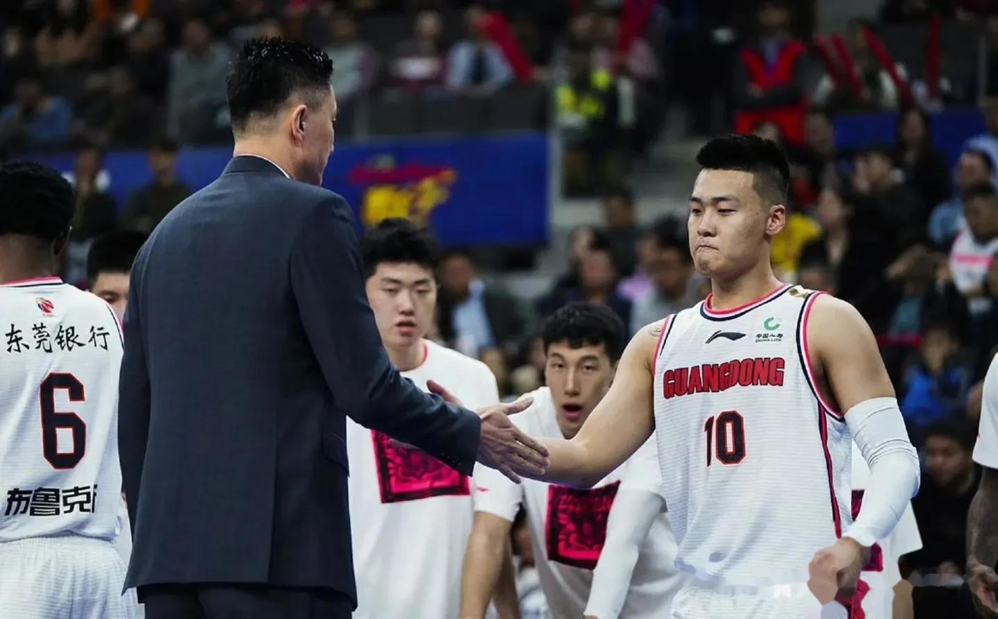 焦点大战：CBA上演巅峰碰撞