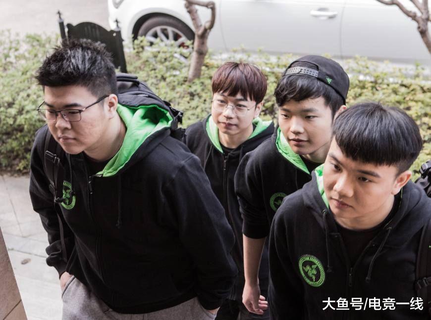 包含场面火爆！绝地求生观众席沸腾不已的词条