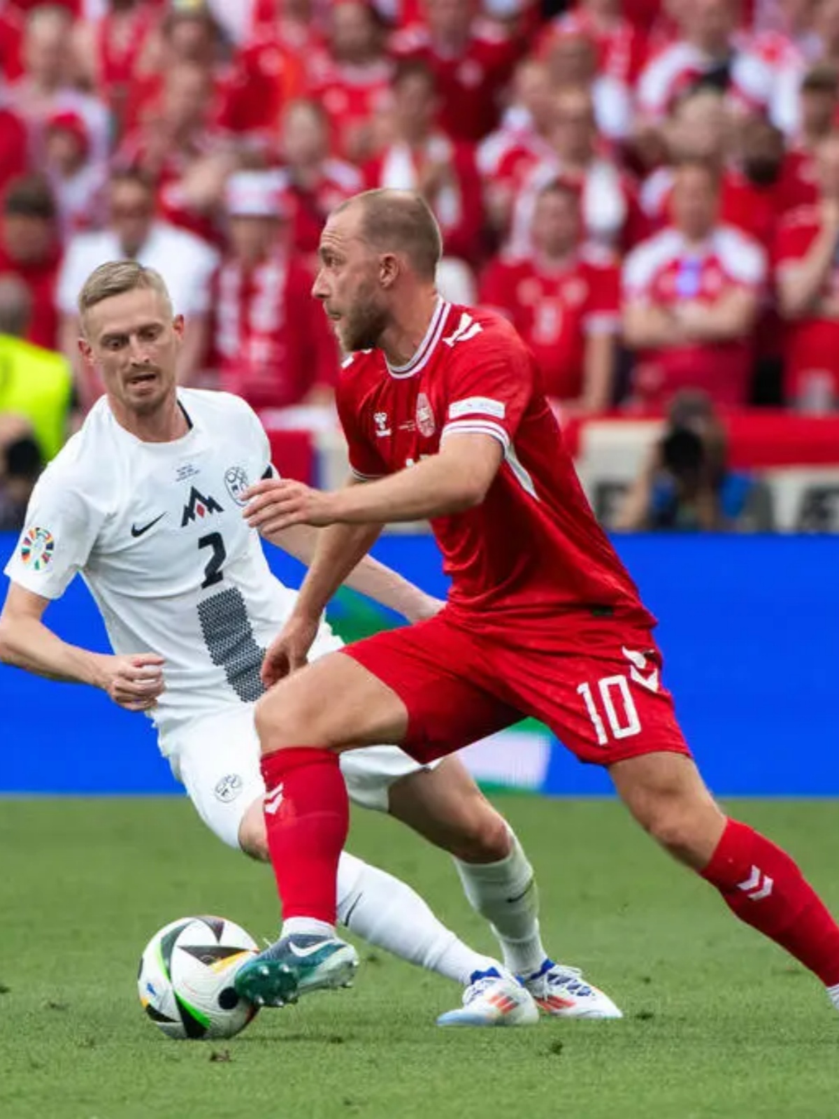 波兰队险胜奥地利队，奥恰洛夫刷新纪录