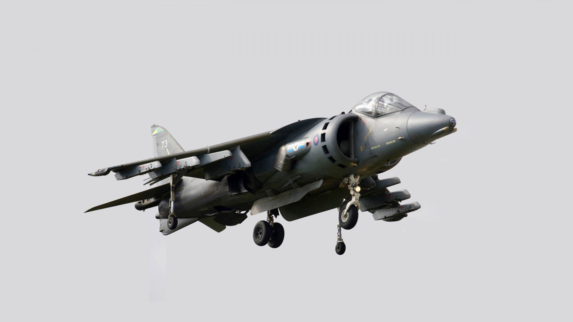 赛道上的绿茵传奇，当伊布驾驶哥伦比亚鏖战喀麦隆