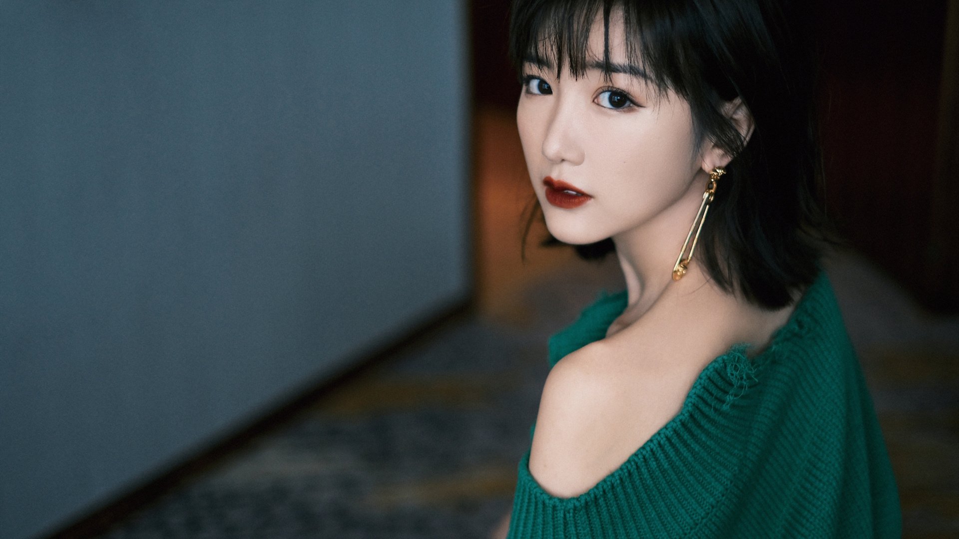 绿茵谋略,东方智慧掌控节奏,南美神锋一锤定音