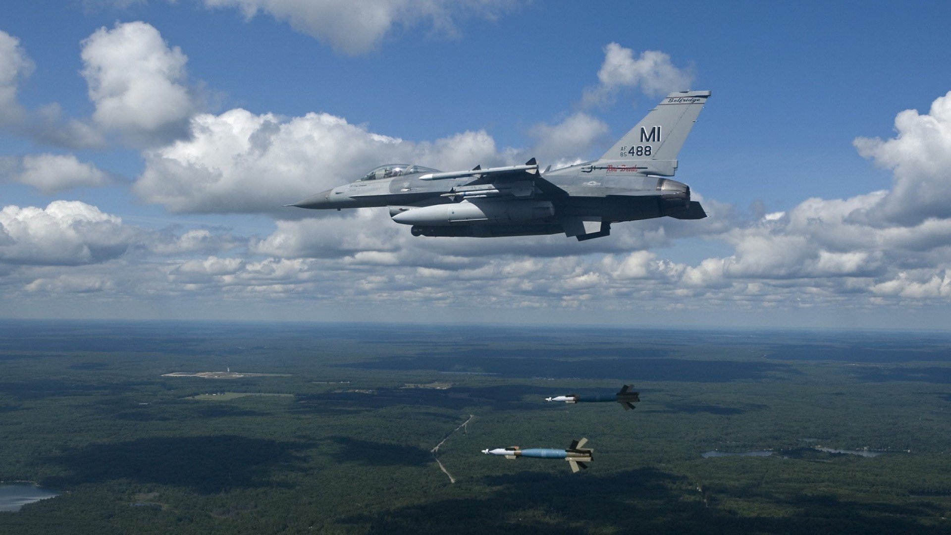 长三角供应链的闪电突袭,一场德甲焦点战,如何成为中国品牌击溃老妇人的商业侧翼战?