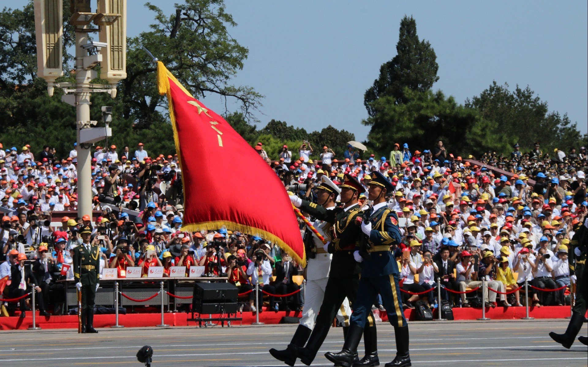 克莱神勇爆发，上海队争冠战险胜广东队，迈向冠军之路