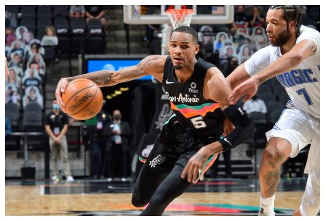 武切维奇爆发，深圳队压哨击败马刺