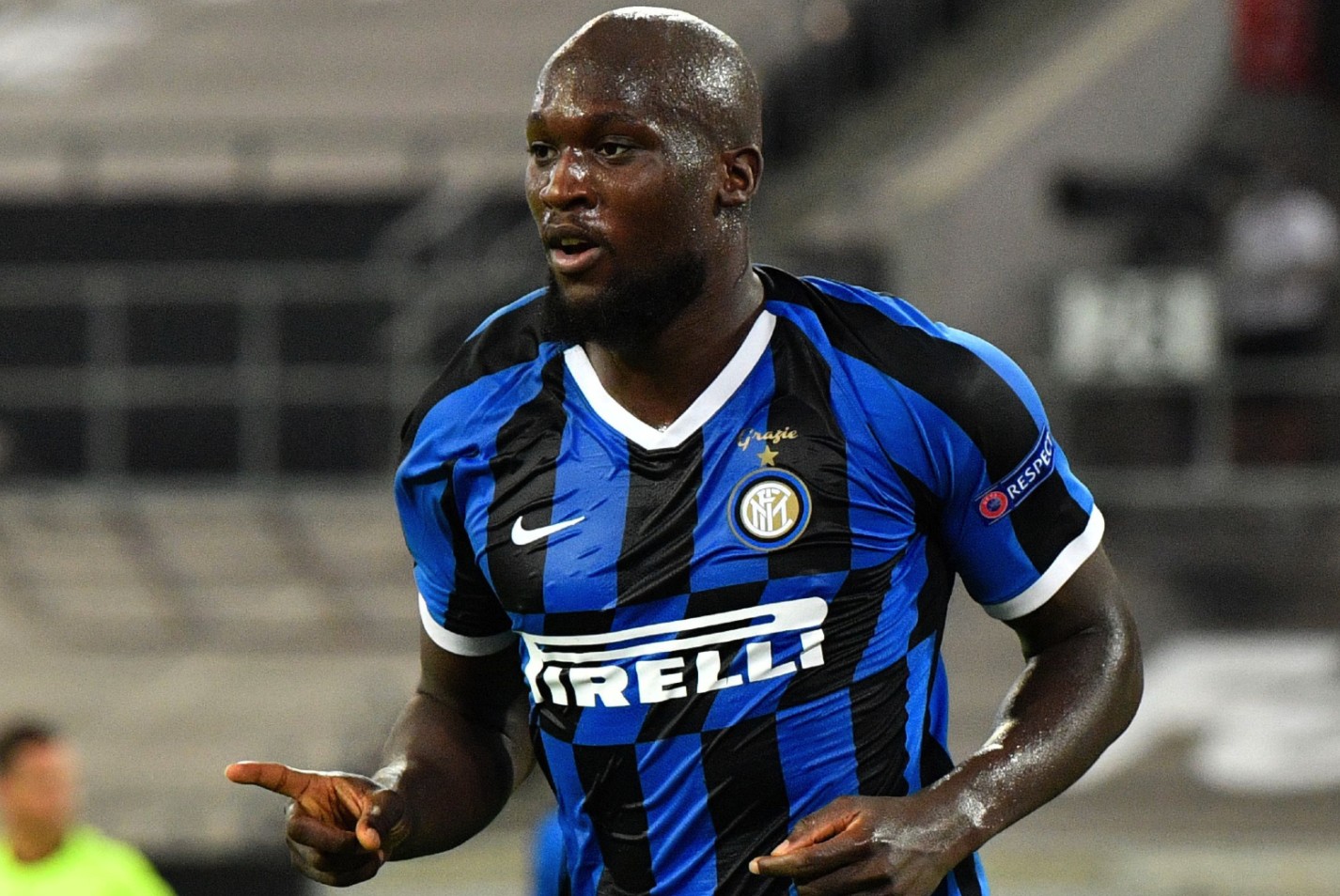 德甲争冠战之夜,卢卡库存在感拉满 德甲争冠战之夜,卢卡库存在感拉满