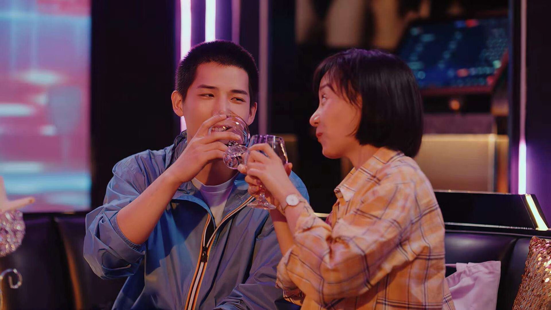 奥亚尔萨瓦尔演绎教科书级表现,法国队酣畅淋漓粉碎土耳其