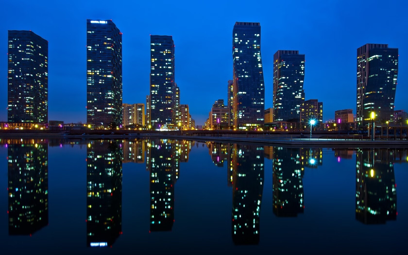 范弗利特38+15上演上海时刻,大鲨鱼掀翻卫冕冠军重塑联赛格局